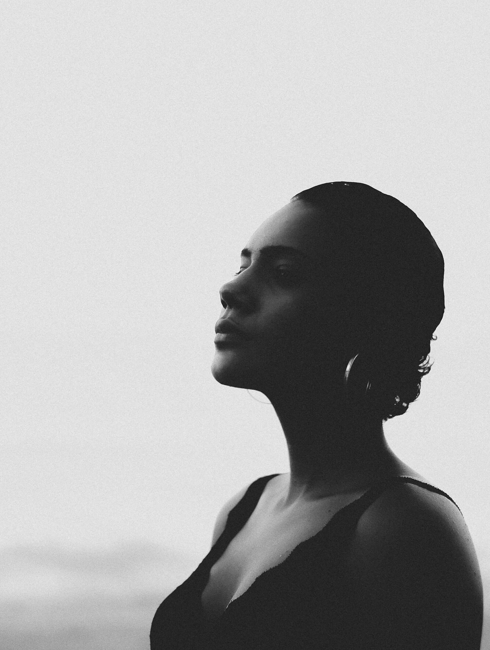 caique-silva-C5NOq1BKlAk-unsplash How to Cool Down Sunburned Skin